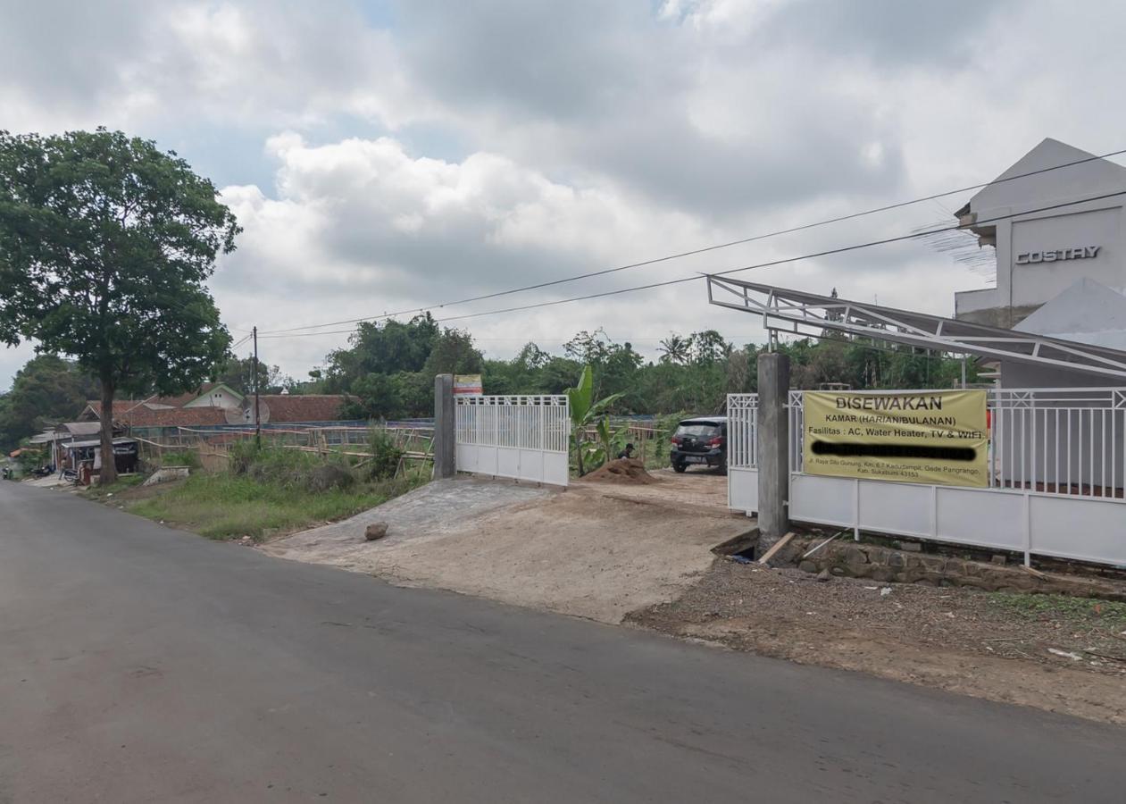 Reddoorz Syariah Near Wisata Situ Gunung Sukabumi Hotel Kadudampit ภายนอก รูปภาพ