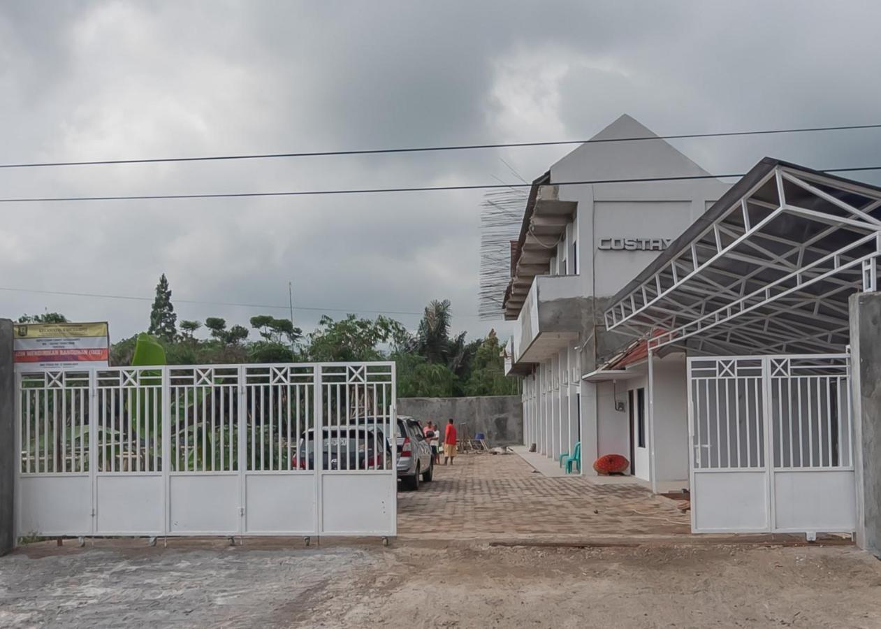 Reddoorz Syariah Near Wisata Situ Gunung Sukabumi Hotel Kadudampit ภายนอก รูปภาพ
